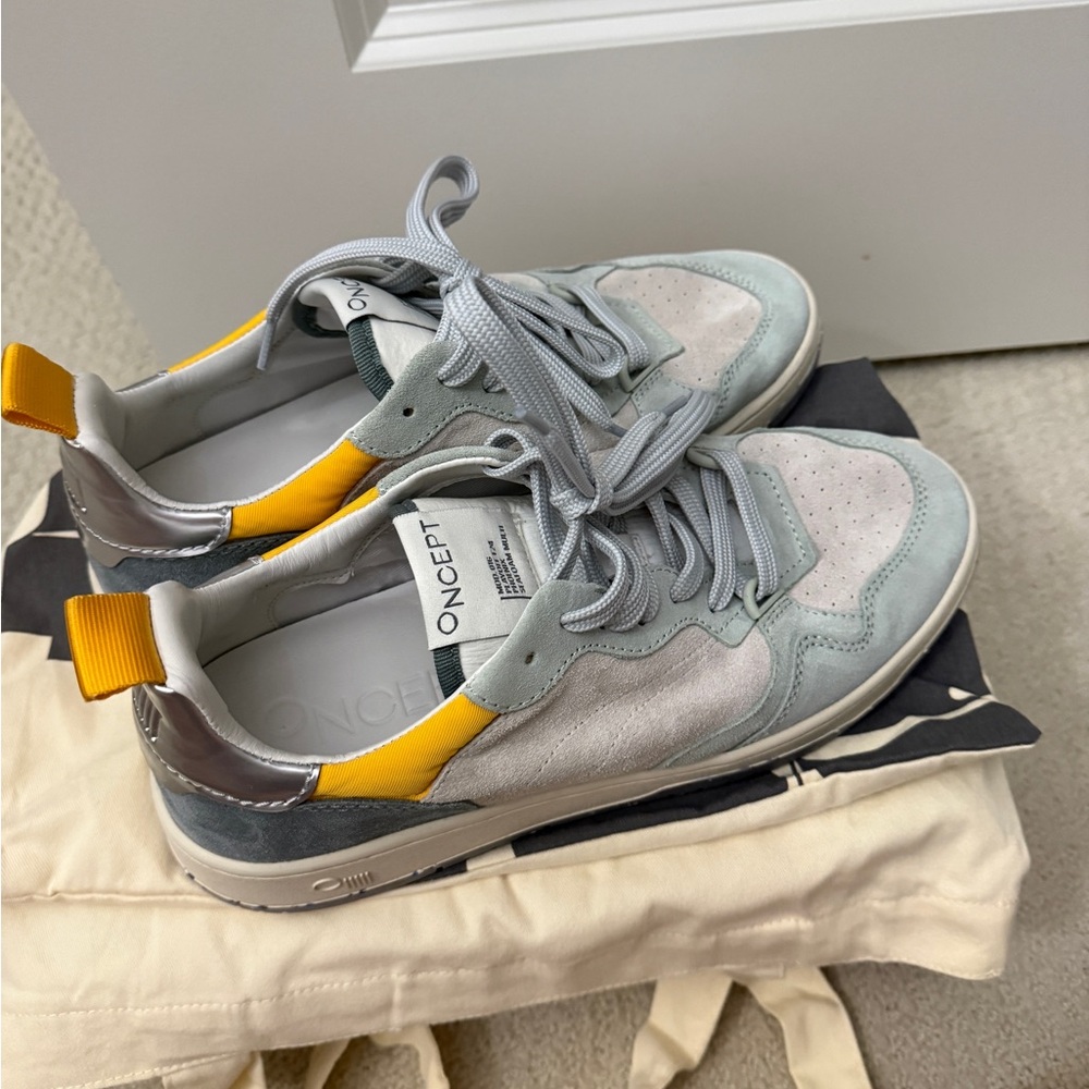 Oncept Phoenix sneaker Seafoam Green Women’s 11
